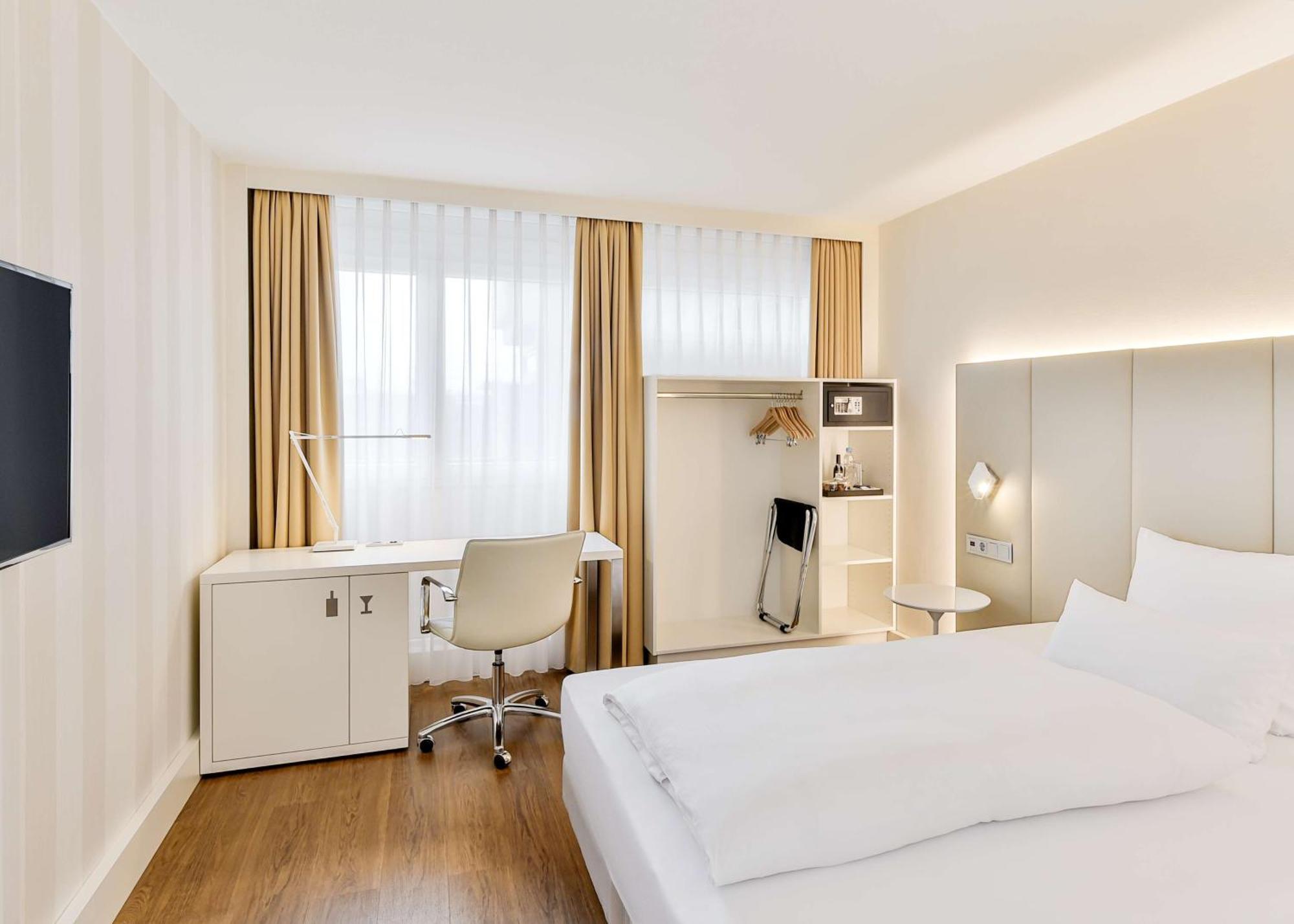 Hotel Nh 4*